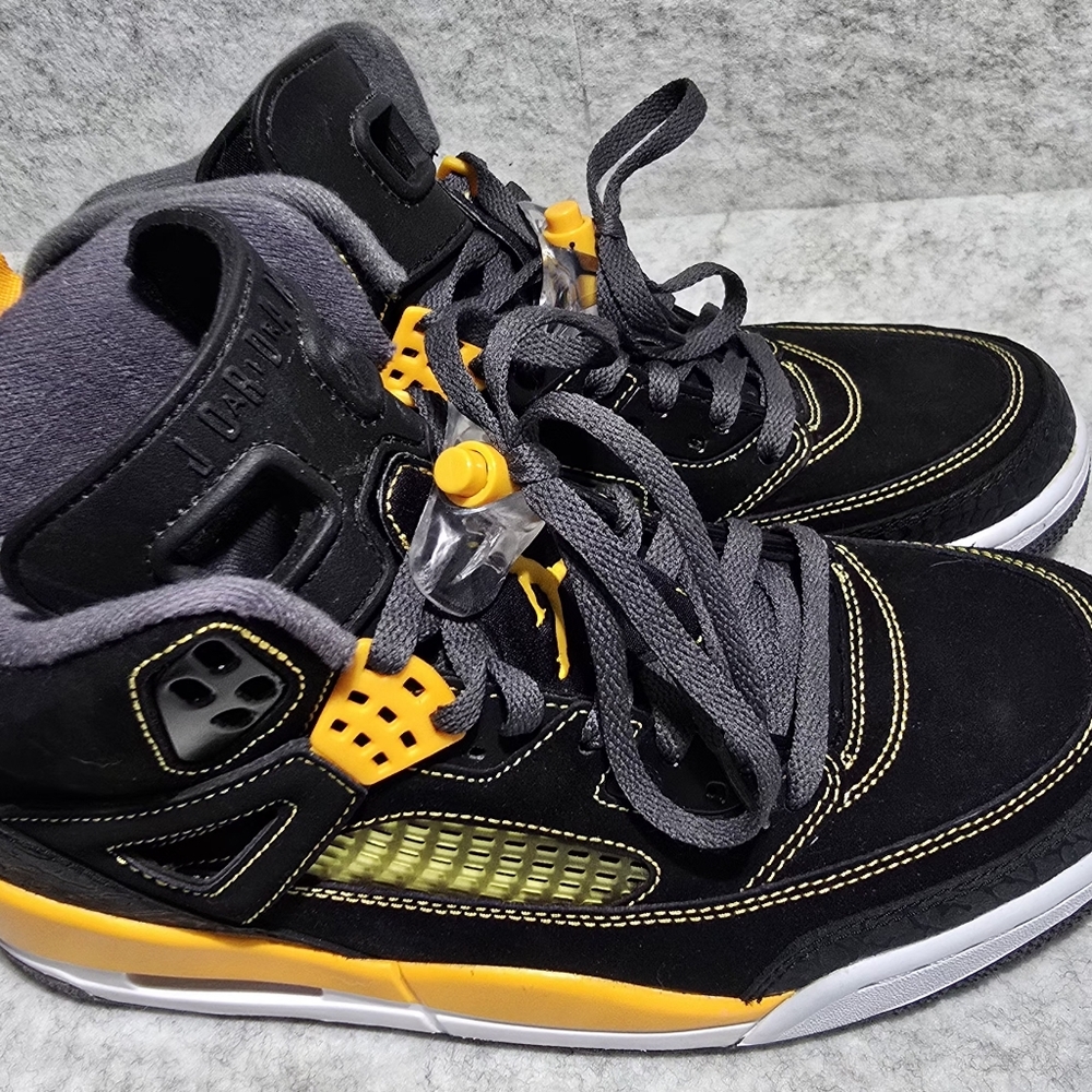 Jordan Spizike Color: "Black University Gold" /Dark Grey/White New SIZE 9 - Picture 4 of 9